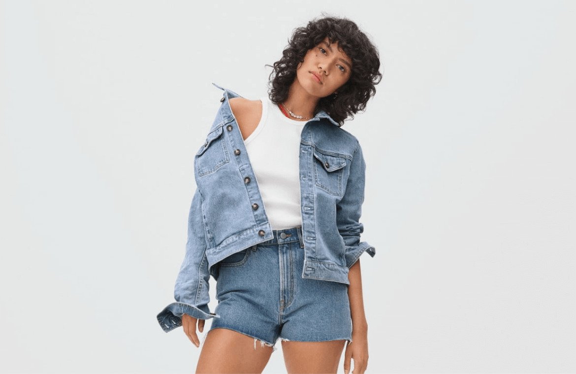 Fully embrace the return of &rsquo;90s fashion